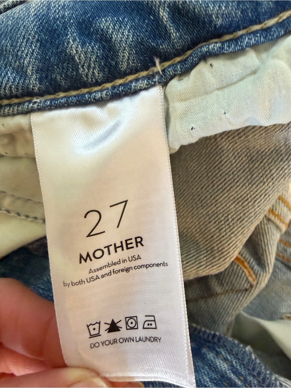 The Tomcat Kick Fray Short by MOTHER Denim- True Confessions - Picture 4 of 7